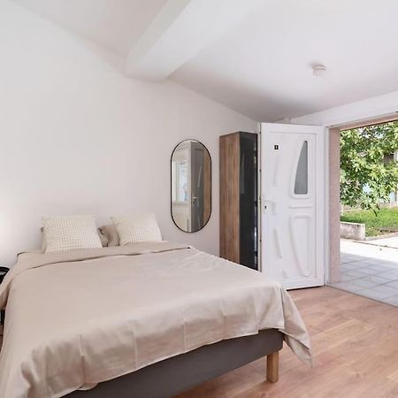 Apartmán Lumignons Lyonnais - Doua Villeurbanne Exteriér fotografie