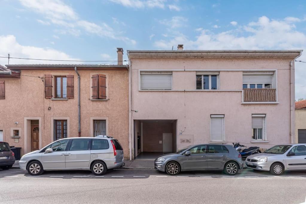 Apartmán Lumignons Lyonnais - Doua Villeurbanne Exteriér fotografie